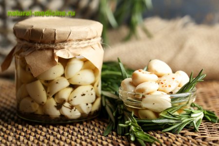 Маринованный чеснок